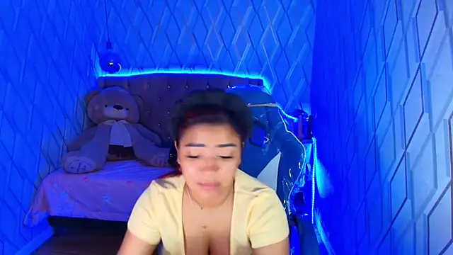 NicolleTaylor online show from November 15, 2025, 12:52 am