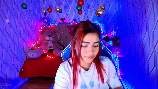 NicolleTaylor online show from December 19, 2025, 3:35 am