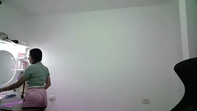 aineangeel online show from December 4, 2025, 11:46 pm