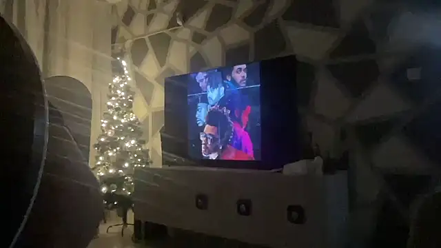 petitebeauty online show from December 10, 2024, 8:27 pm