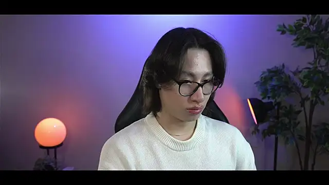 SrLuis18 online show from February 10, 2025, 10:30 pm