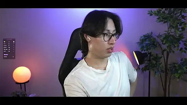 SrLuis18 online show from February 25, 2025, 2:47 am