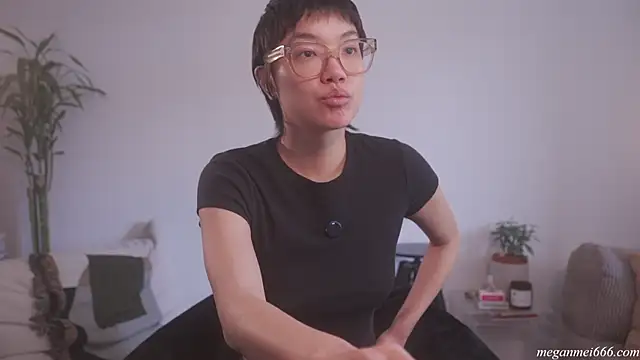 meganmei666 online show from April 20, 2026, 6:31 pm