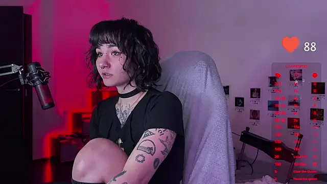 deadlysweet online show from December 10, 2024, 11:30 pm