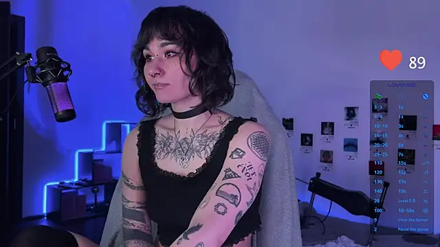 deadlysweet online show from December 16, 2024, 11:18 pm