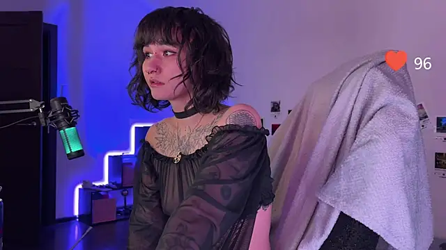 deadlysweet online show from January 5, 2025, 9:14 pm