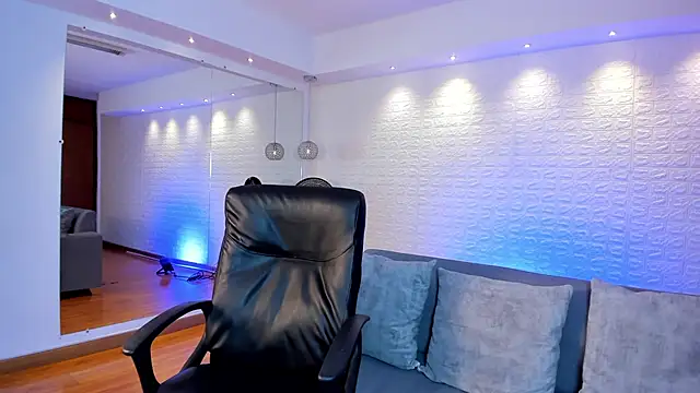 victoria mooree online show from March 6, 2025, 5:54 pm