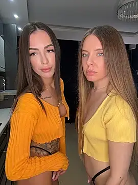  Monic  online show from April 19, 2026, 6:21 pm