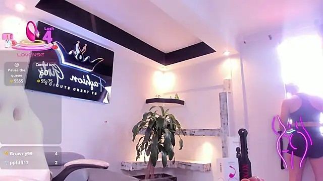 AnaRuiz online show from March 12, 2025, 9:24 pm