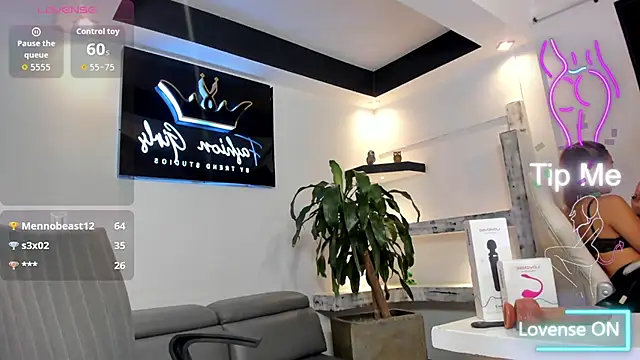 AnaRuiz online show from September 17, 2025, 11:50 pm