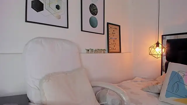 amysc online show from September 23, 2025, 1:36 pm