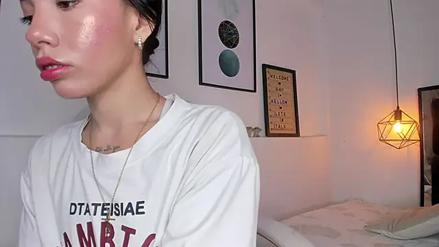 amysc online show from December 5, 2025, 1:42 pm