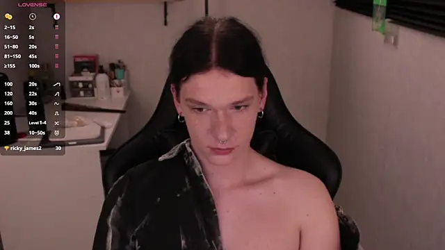 carthylovvve online show from January 6, 2025, 8:50 pm