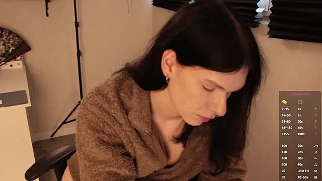 carthylovvve online show from February 16, 2025, 2:32 pm