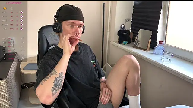 carthylovvve online show from April 20, 2026, 3:26 pm