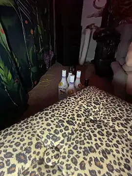 fatfabulous1981 online show from March 1, 2026, 10:39 am