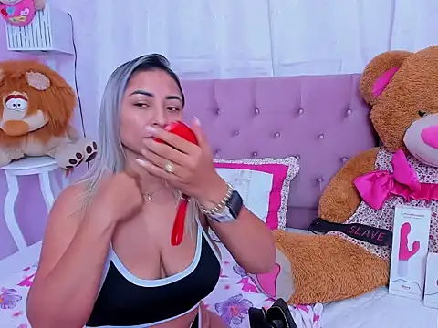 Snapshot of milf_bigass_ chatting on June 4, 2026, 12:44 pm milf bigass online show from June 4, 2026, 12:44 pm