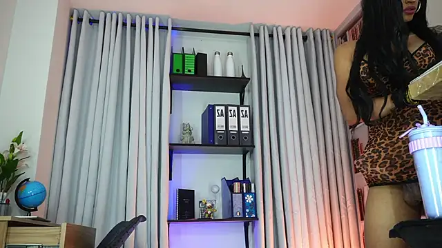  Crystal evains online show from April 18, 2026, 3:27 pm