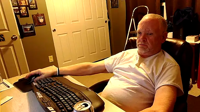 nobledad online show from November 2, 2025, 1:52 am