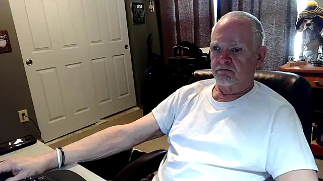 Snapshot of nobledad chatting on April 7, 2026, 6:19 pm nobledad online show from April 7, 2026, 6:19 pm