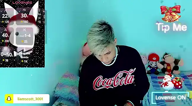 Liamscott  online show from December 8, 2024, 4:04 am