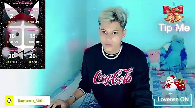 Liamscott  online show from December 10, 2024, 5:39 am