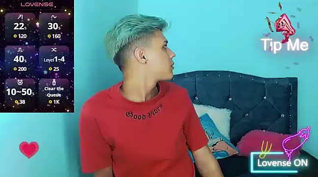 Liamscott  online show from January 27, 2025, 5:25 am