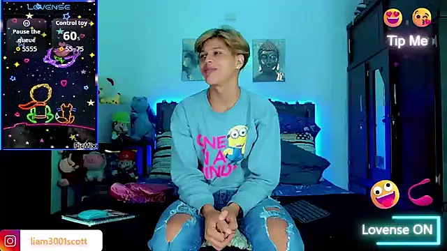 Liamscott  online show from November 17, 2025, 8:36 pm