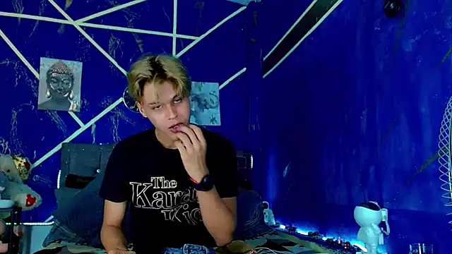 Liamscott  online show from June 3, 2026, 5:29 pm