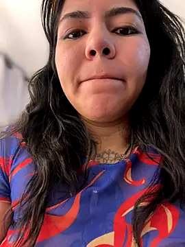 JulianaCastillo online show from October 15, 2025, 10:37 am