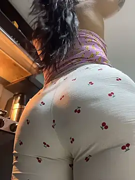 JulianaCastillo online show from March 23, 2026, 9:35 am