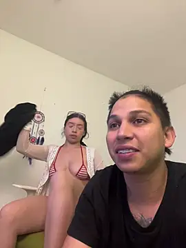 Snapshot of CoreAlejito chatting on May 6, 2026, 8:03 pm CoreAlejito online show from May 6, 2026, 8:03 pm