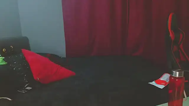 Noamartin  online show from January 17, 2025, 12:20 am