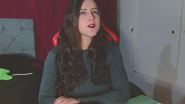 Noamartin  online show from October 9, 2025, 1:25 am