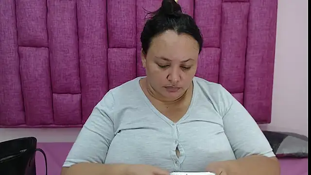 CrushOnMe  online show from February 12, 2026, 7:20 pm