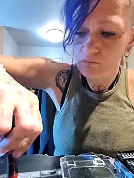 renegade vyxxen online show from April 18, 2026, 6:23 pm