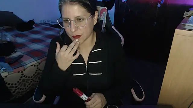 LucifernandaSw online show from April 18, 2026, 2:26 am