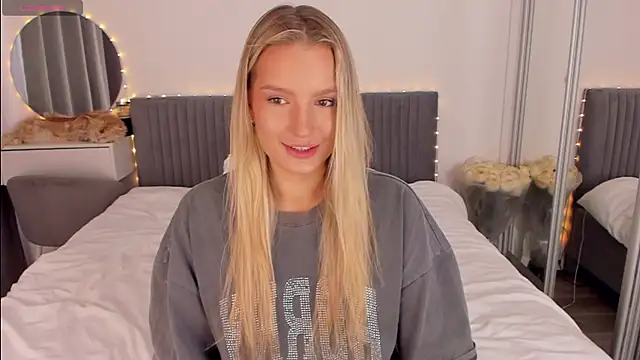 CassieRayss online show from March 22, 2026, 12:30 pm