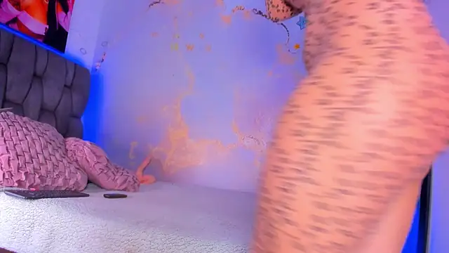 camilawhite   online show from April 20, 2026, 5:37 pm