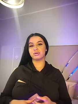 Snapshot of Amalthea_ chatting on February 10, 2025, 5:52 pm Amalthea online show from February 10, 2025, 5:52 pm