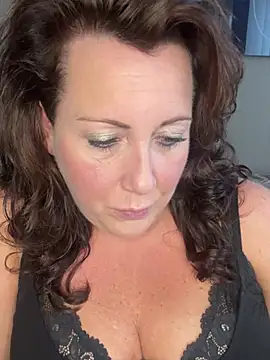 xsexycurvymilf online show from December 13, 2024, 12:06 pm