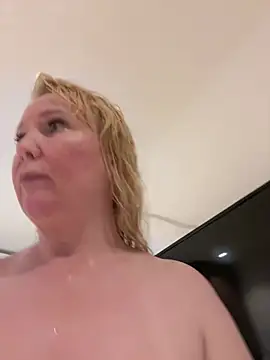 EmmaInLove23 online show from February 18, 2025, 11:55 am