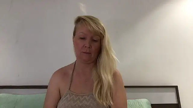 EmmaInLove23 online show from March 11, 2025, 3:26 am