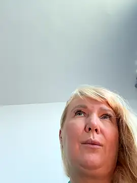 EmmaInLove23 online show from October 14, 2025, 2:23 am