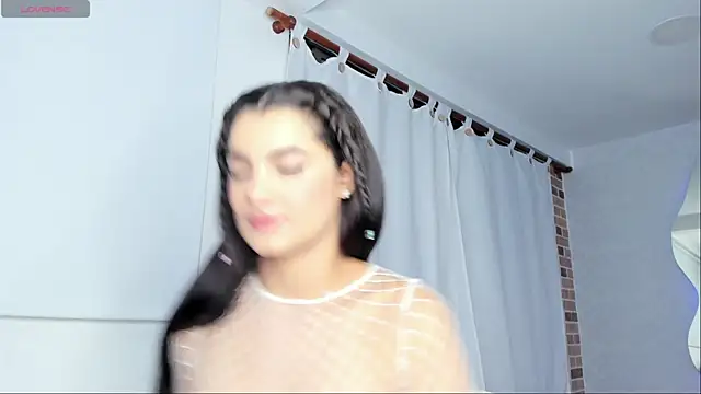 sara evans02 online show from September 24, 2025, 2:15 am