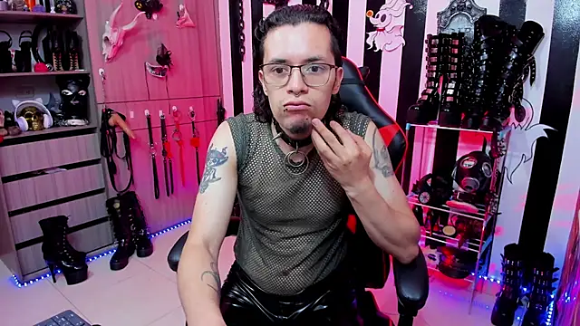 daven56 online show from February 18, 2025, 1:33 pm