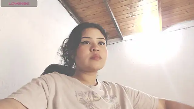 Amara18  online show from April 21, 2026, 7:03 am