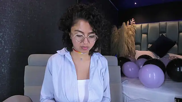 Amareto  online show from March 1, 2025, 4:54 pm