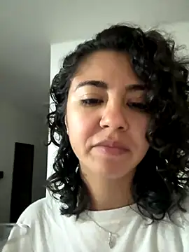 Amareto  online show from September 22, 2025, 1:07 am