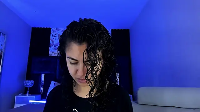 Amareto  online show from April 20, 2026, 9:23 am